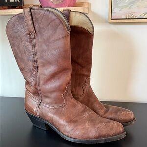 Durango Men's Brown Leather Cowboy Boots - Classic Pull-On Western